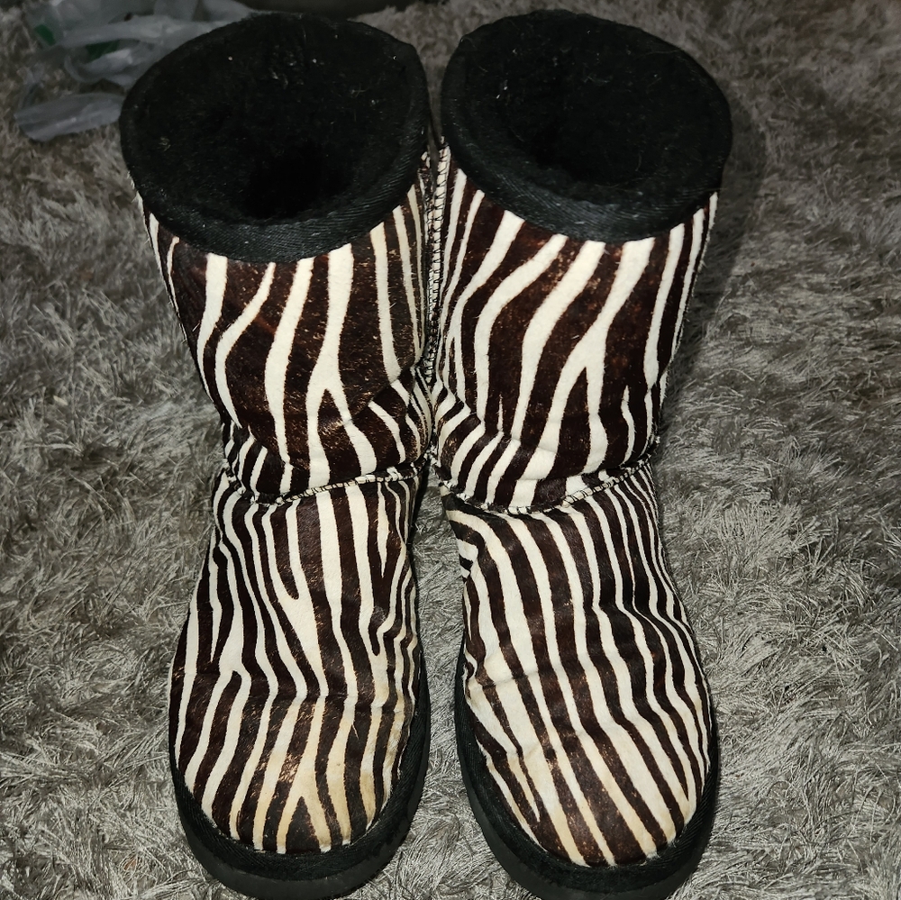 UGG Zebra print Boots. SIZE 8
